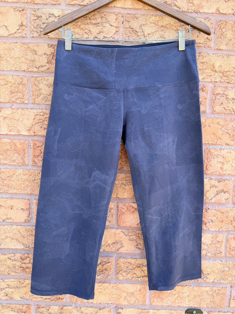 4/$25 • Kirkland Signature Diamond Dye Crop Yoga Leggings